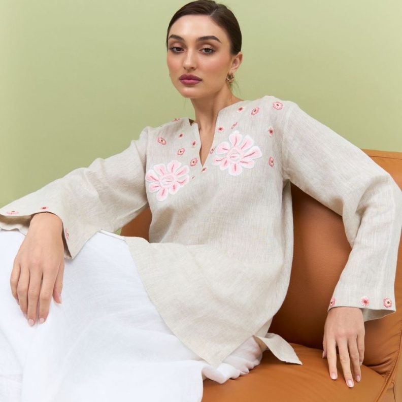 المصممة السعودية هالة المدني وقصة نجاح متميزة في عالم الأزياء