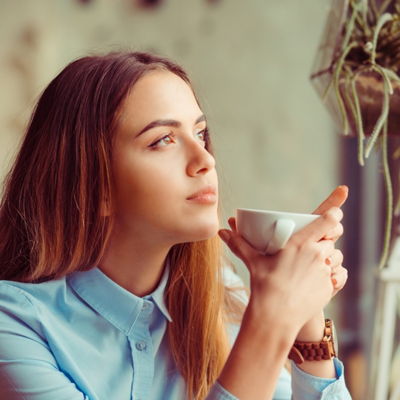 تعزيز الأنوثة من أهم فوائد شاي الميرامية للمرأة