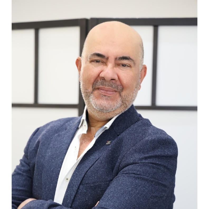 د. خليل أحمد استشاري التخدير والمدير الطبي والتنفيذي لعيادة Seymour Clinic ..