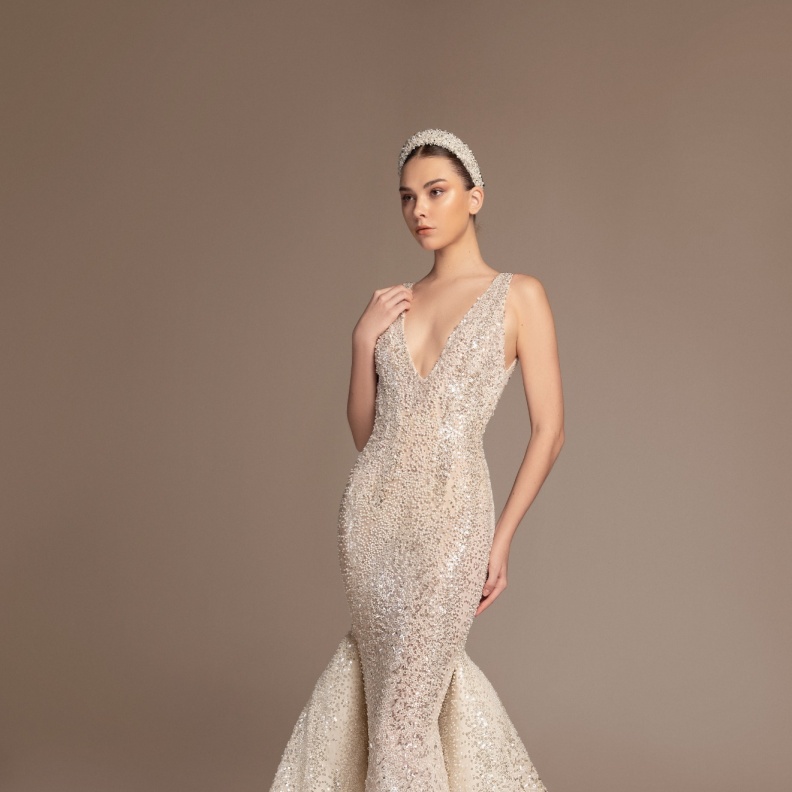 فستان زفاف بتصميم الترتر من طوني ورد