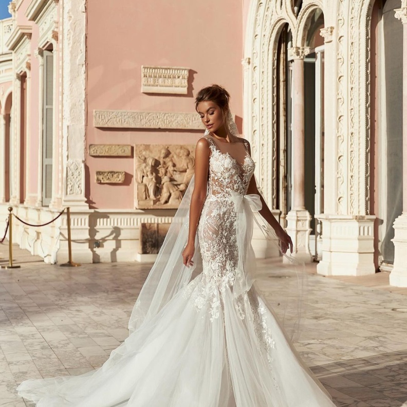 فستان زفاف بقصة حورية البحر من دار أوكسانا موكا