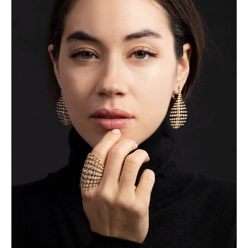 مجوهرات ذهب عالمية راقية لأناقة الشتاء