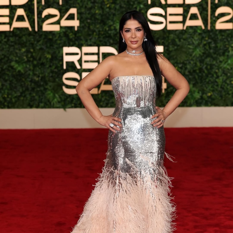 نجمات العرب يتألقن بإطلالات مجوهرات بلمسة من الفخامة والرُقي خلال افتتاح مهرجان البحر الأحمر السينمائي 2024