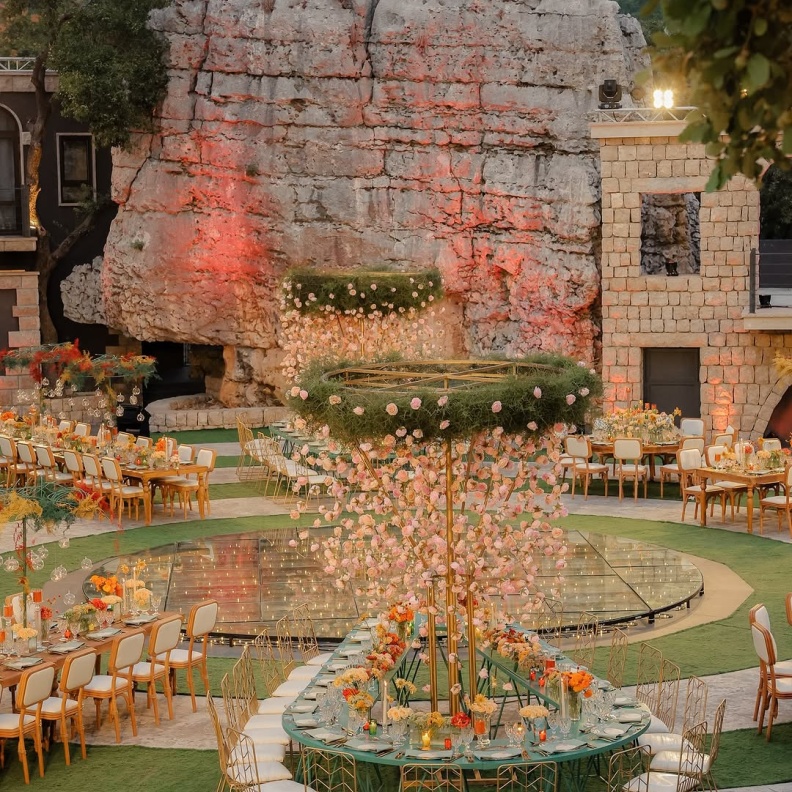 موقع حفل الزفاف في الهواء الطلق_ الصورة من @ eventi_perfectti