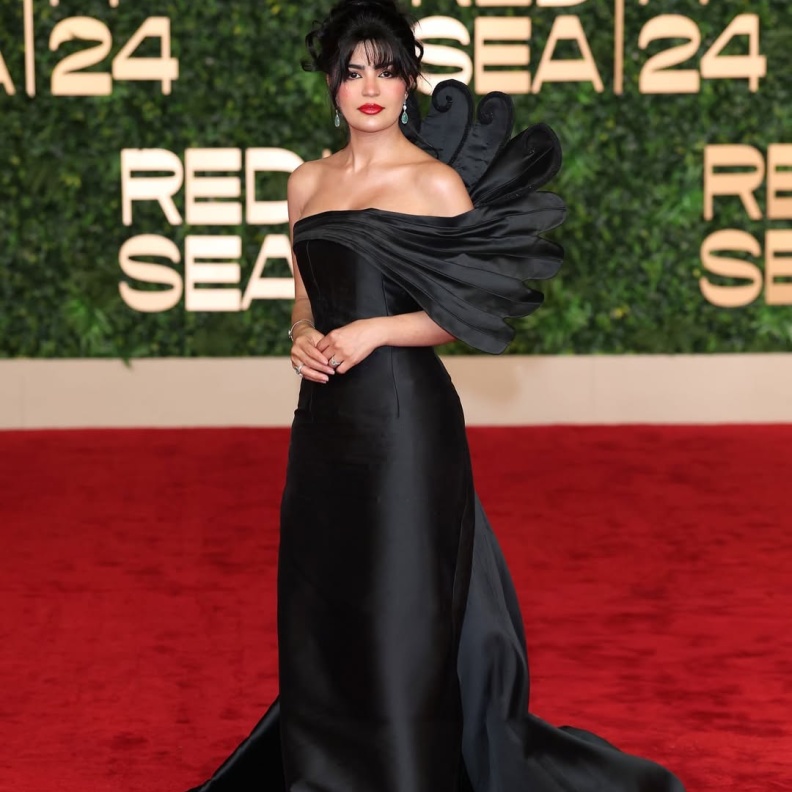 النجمات السعوديات يتألقن بأجمل فساتين السهرة في مهرجان البحر الأحمر السينمائي الدولي لعام 2024