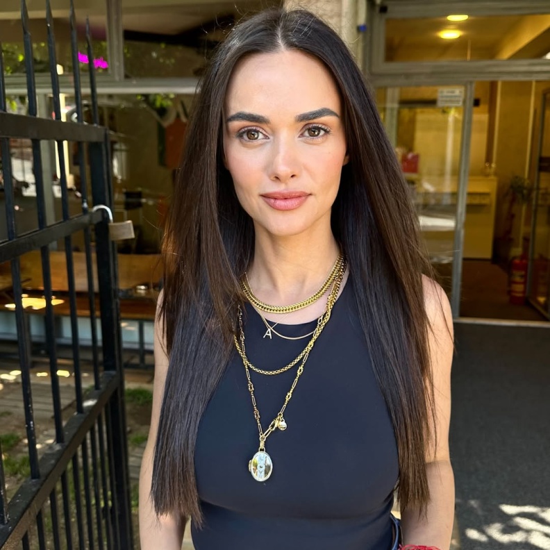 النجمة التركية Hande Soral Demirc