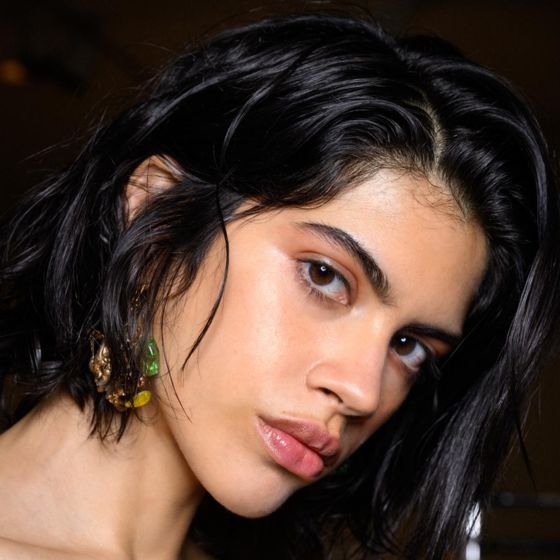 حيل سهلة لتنحيف الوجه وإبراز جماله قبل استقبال عام 2025
