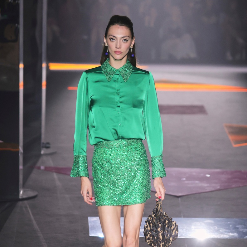 موضة التنانير القصيرة تناسب إطلالات الاعياد