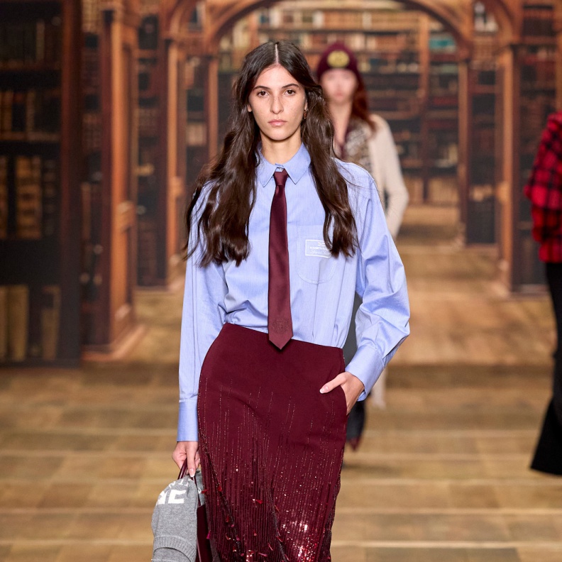 إطلالة من Elisabetta Franchi