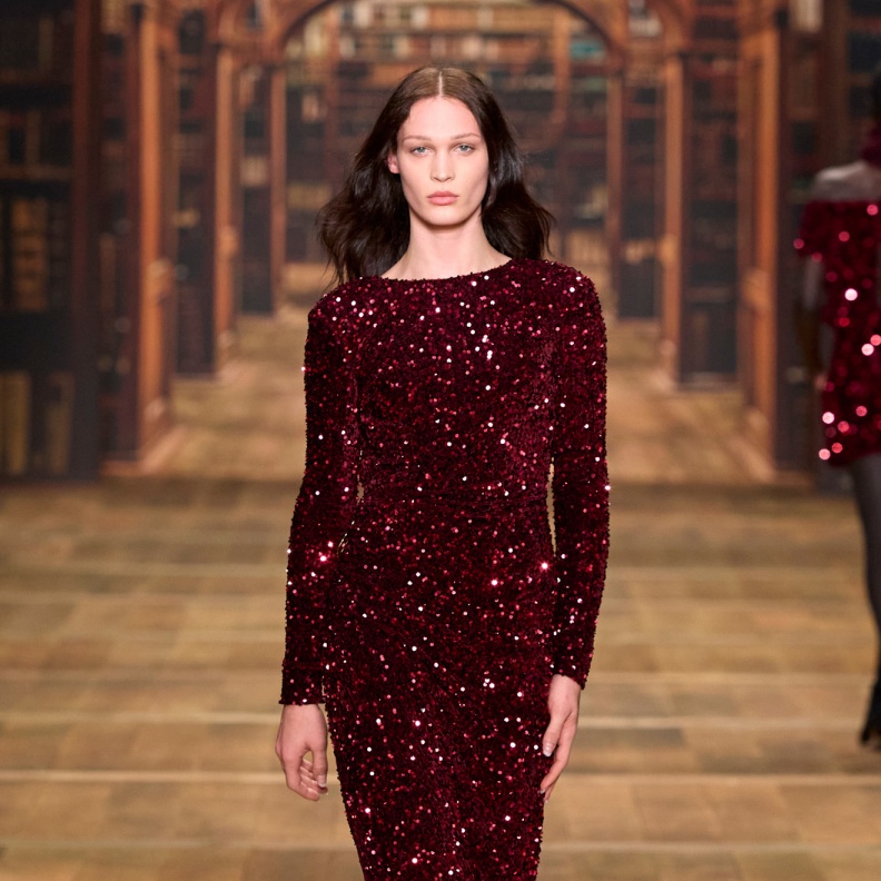 إطلالة من Elisabetta Franchi