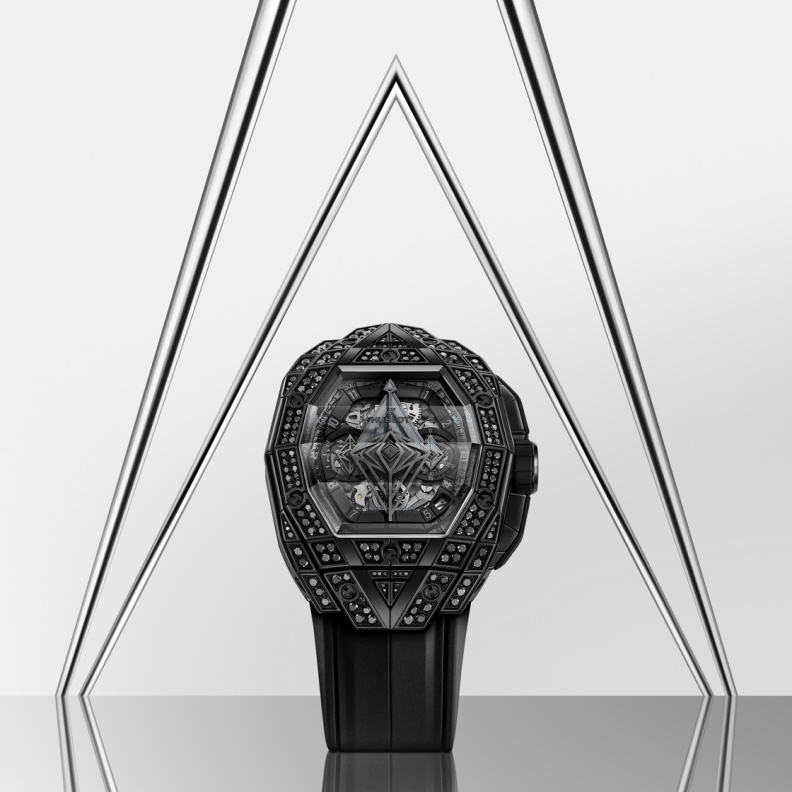 SPIRIT OF BIG BANG SANG BLEU ALL BLACK PAVÉ- Hublot
