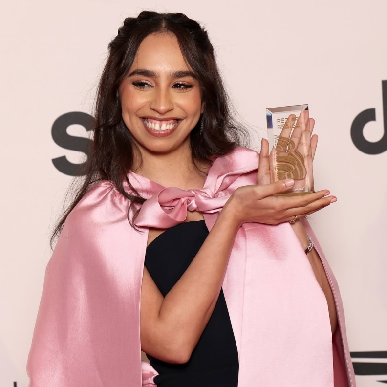 رولا دخيل الله