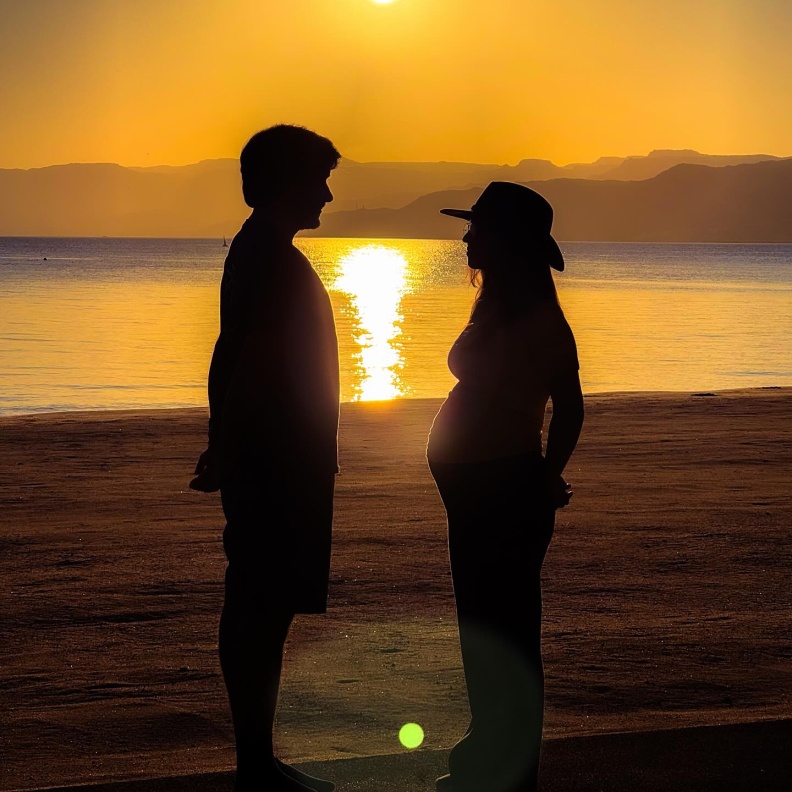 الملكة رانيا تعلن حمل ابنتها الأميرة إيمان