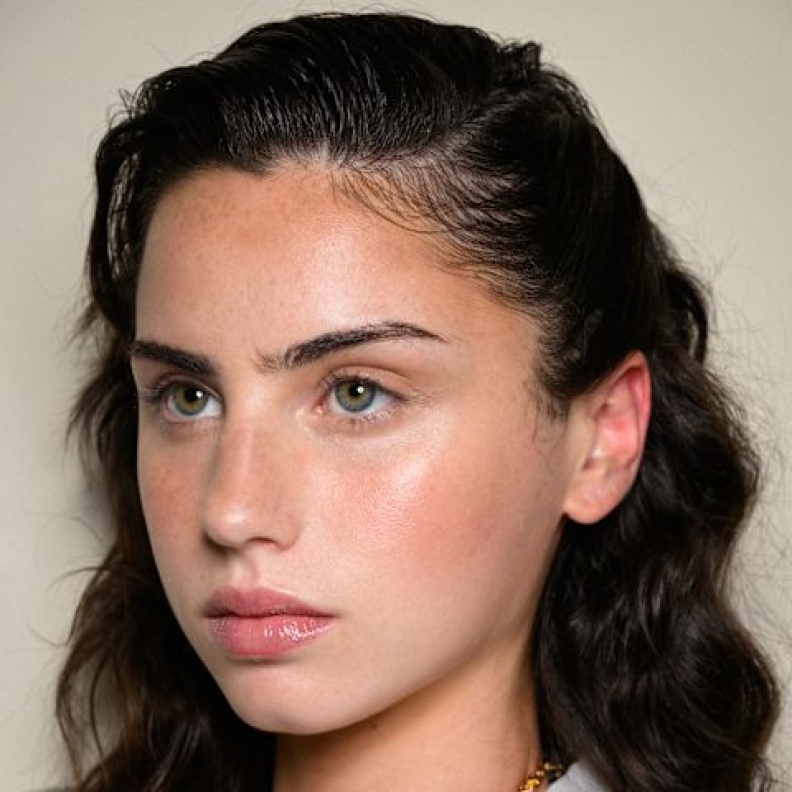 أفضل مستحضرات السيروم الخاصة للعناية بالبشرة هذا الشتاء