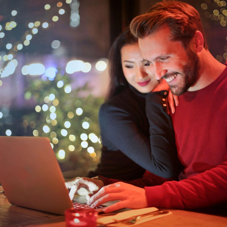 الحب عند جيل الألفية التزام طويل الأجل وجيل زد يقدر الاستقلالية ويرحب بعلاقات الحب العابرة