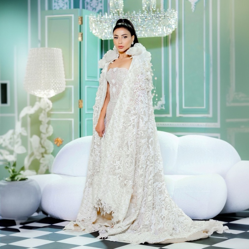 تصاميم مجوهرات نسّقتها نجمات العالم مع إطلالات من وحي الأميرات 