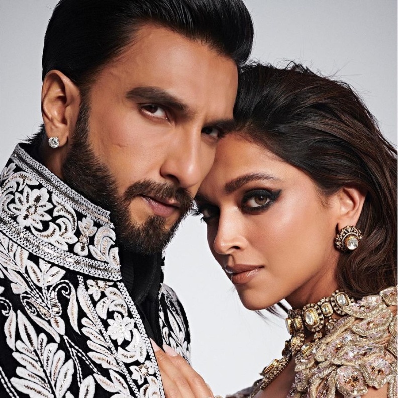 ديبيكا بادكون ورانفير سينغ من أشهر قصص الحب في الوسط الفني