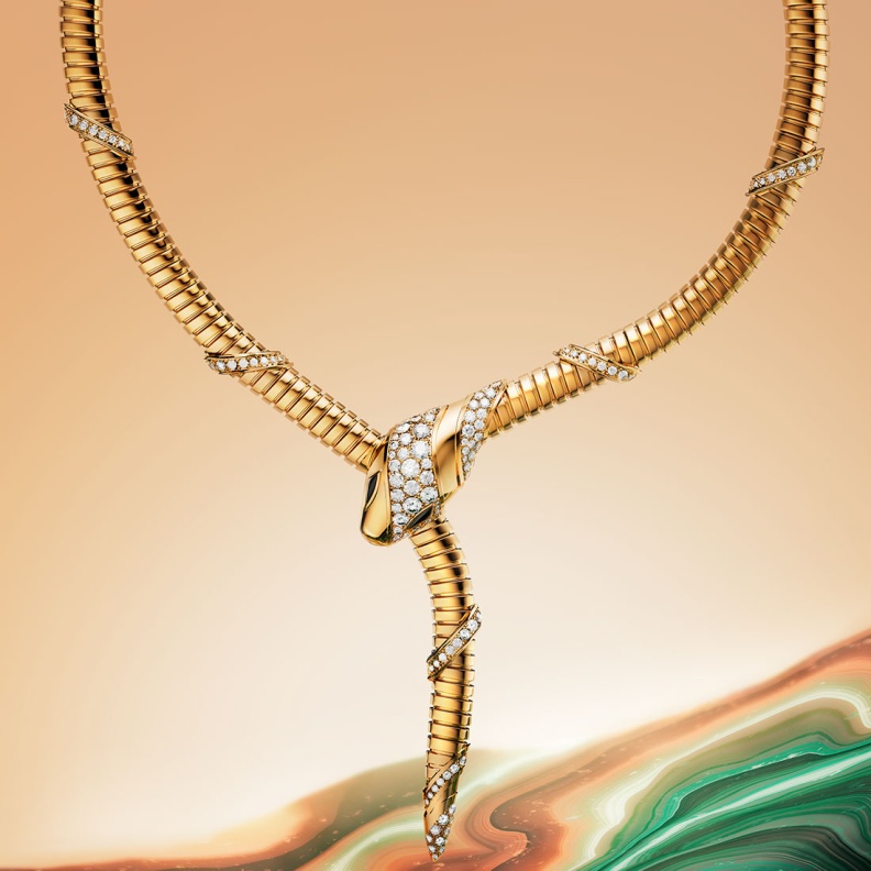 قلادة من تشكيلة سيربنتي إنفينيتو