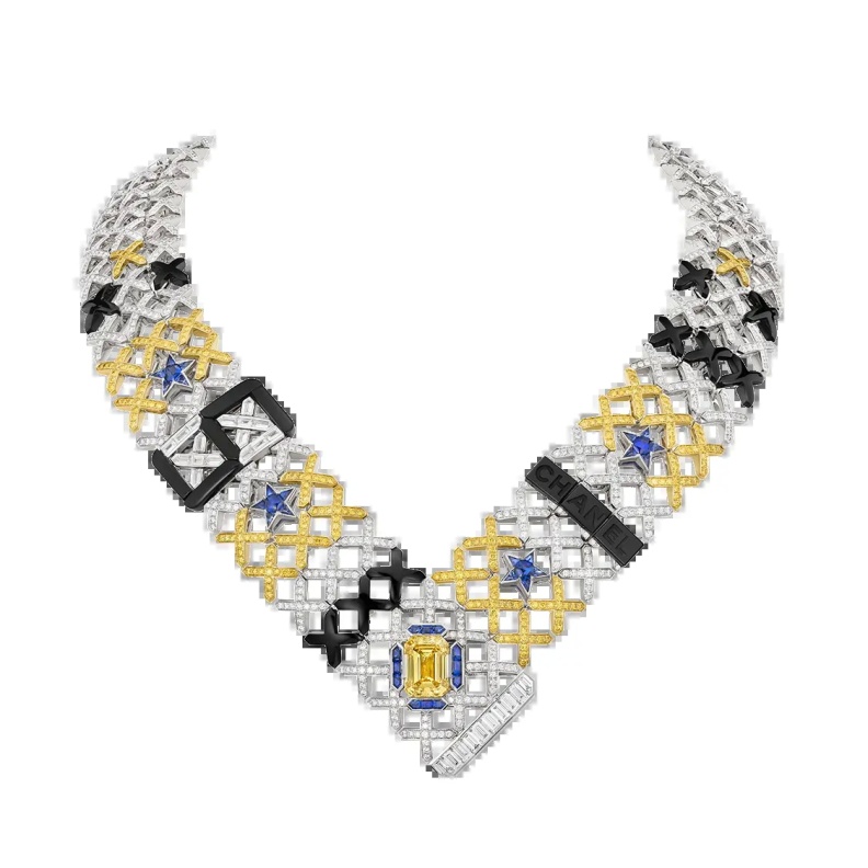 قلادة QUILTED STARS من الذهب الأبيض والذهب الأصفر والماس والماس الأصفر والياقوت والجزع.