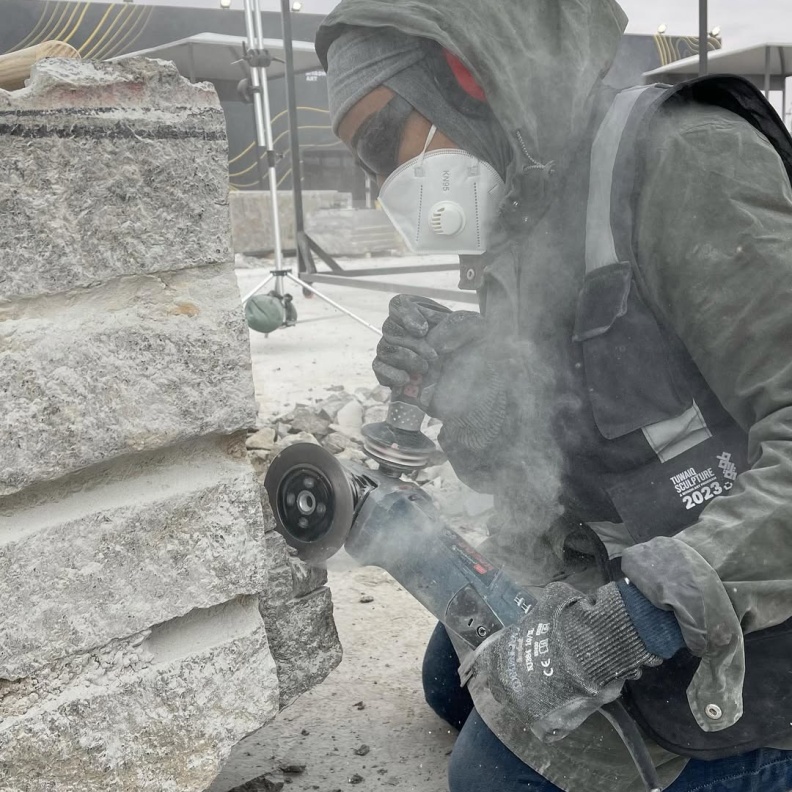 نهى الشريف ضمن فناني ملتقى طويق الدولي للنحت