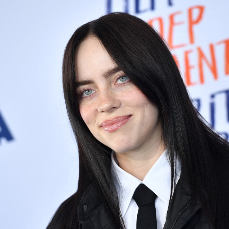 النجمة بيلي ايليس