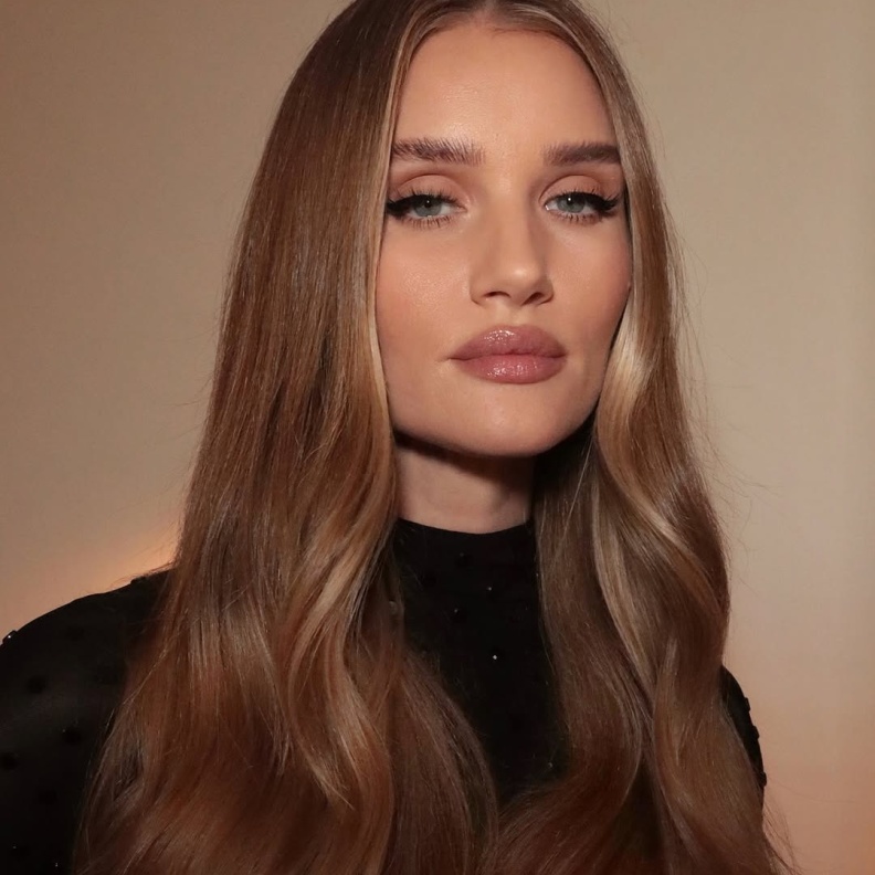 عارضة الازياء روزي هنتغتون وايتلي