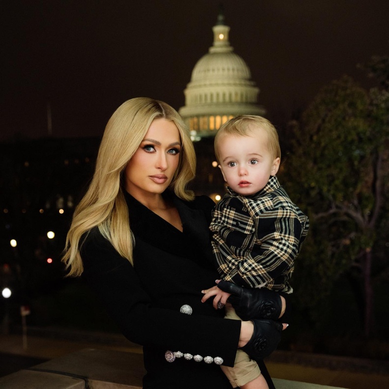 باريس هيلتون 