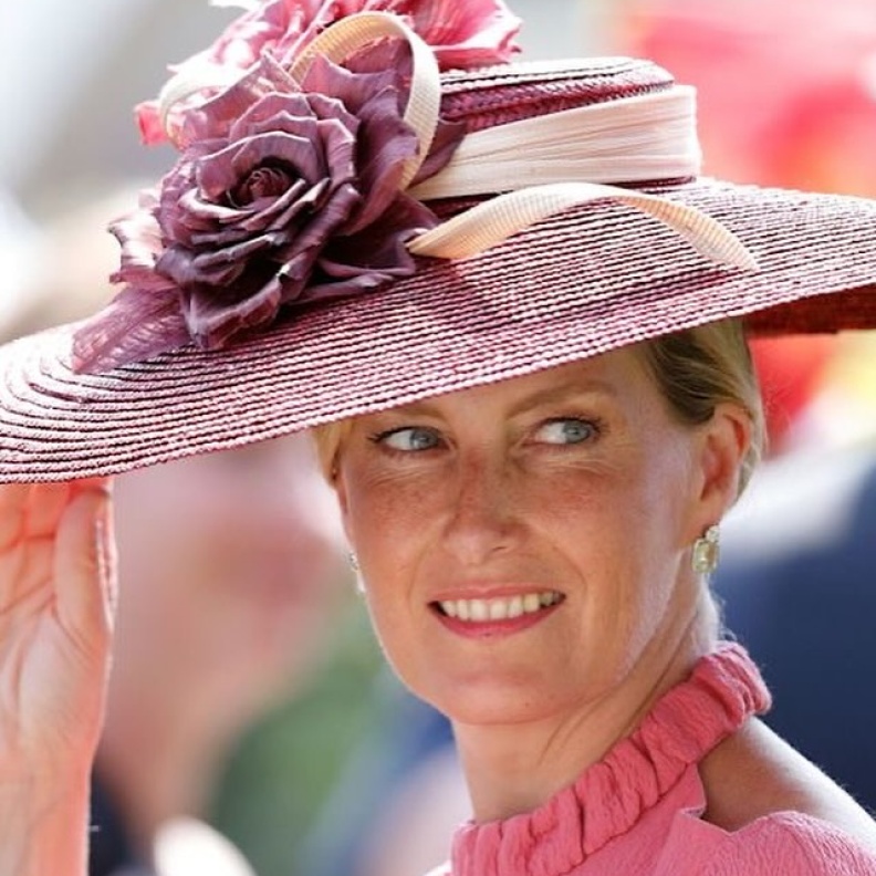 القصر يحتفل بعيد ميلاد صوفي كاتمة الأسرار والصديقة المخلصة