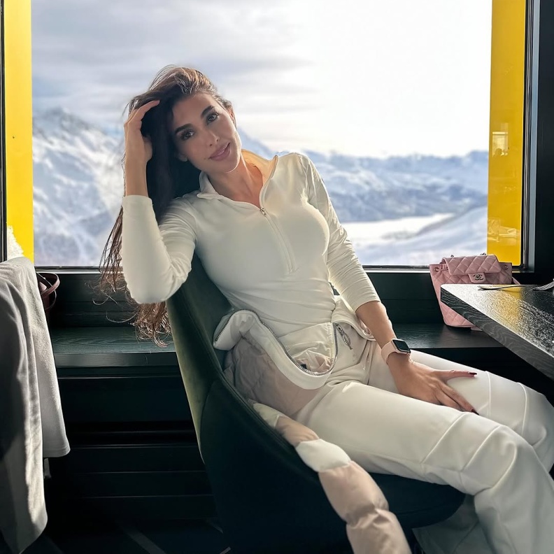 أزياء النجمات خلال اجازاتهن الشتوية في شهر يناير 2025