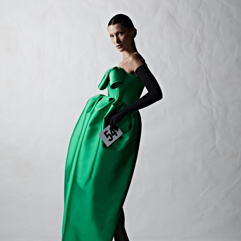 من مجموعة Balenciaga خريف و شتاء 2022 للأزياء الراقية