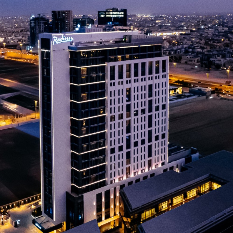 فندق وريزيدنس راديسون الرياض العليا.