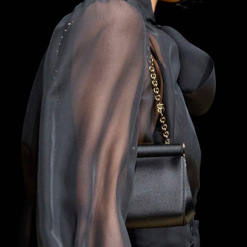سلسلة معدنية قصيرة لحقيبة من Dolce& Gabbana