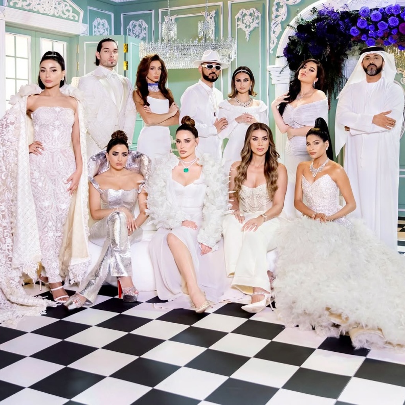 إطلالات نجمات Dubai bling