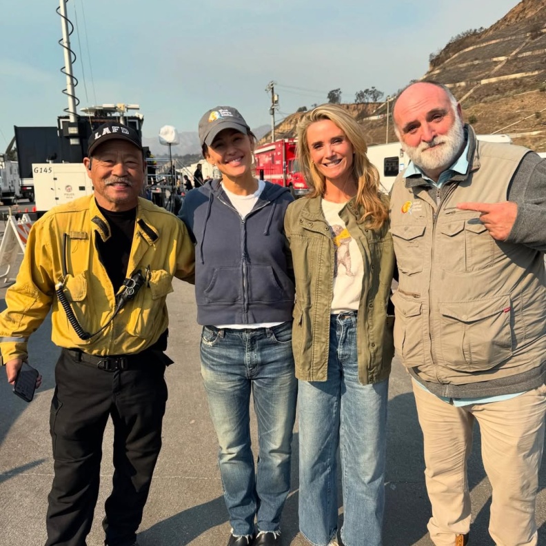 نجوم اتخذوا مواقف إنسانية تجاه المتضررين من حرائق كاليفورنيا وأعلنوا عن خطوات فعالة لدعمهم