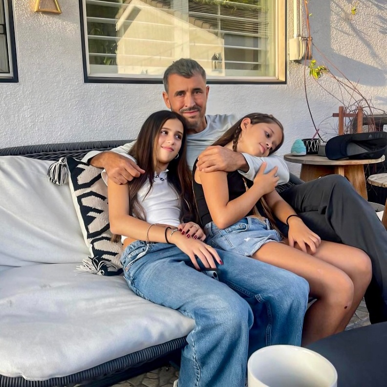 كاظم الساهر مع حفيداته