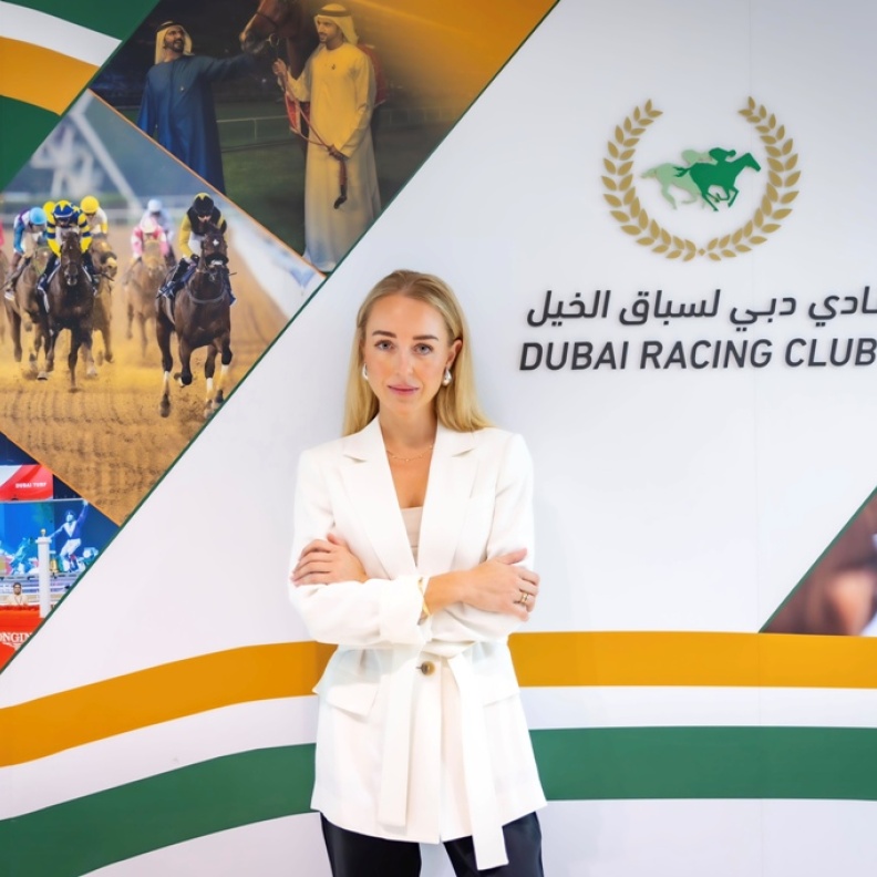 صوفي ريان رئيسة الاتصالات المؤسسية في نادي دبي لسباق الخيل