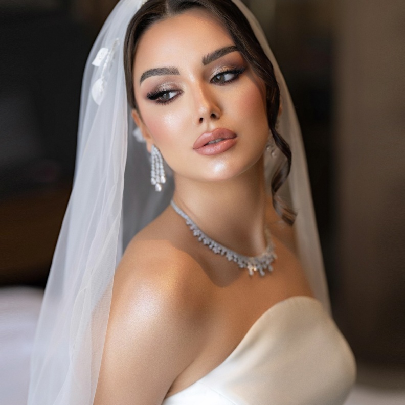 من مكياج خبيره مكياج العرايس السعودية رؤى محمد