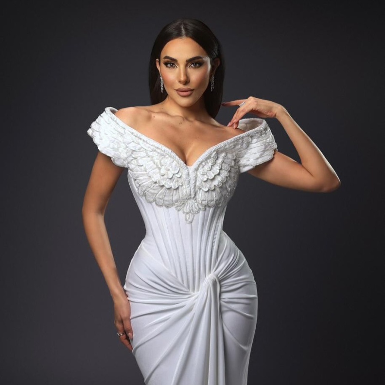 إطلالة الممثلة ساشا دحدوح بإطلالة من تصميم أنطوان القارح