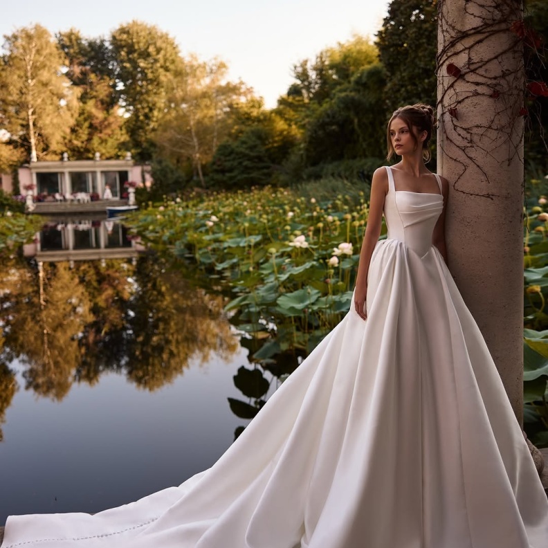 عروس دار ميلا نوفا بخصر الباسك الأنيق