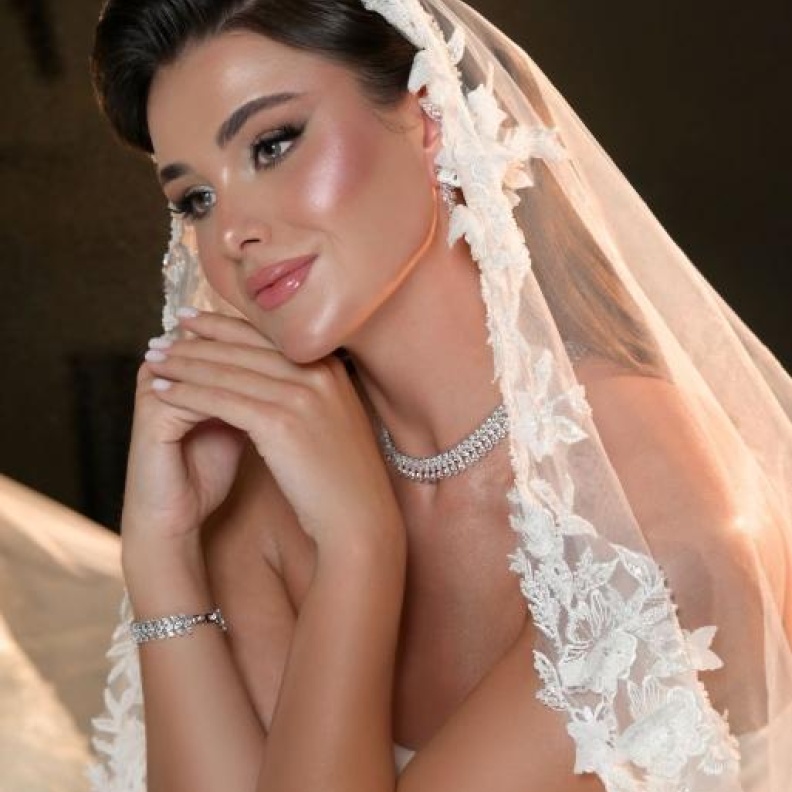 من مكياج العرايس من خبيرة المكياج السعودية لولوه النصار