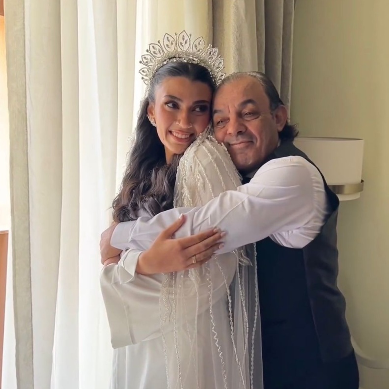 ابنة علاء مرسي خلال الاحتفال بزفافها (1)