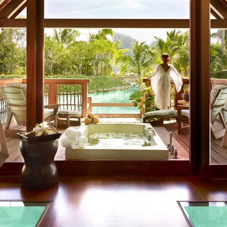 فندق ومنتجع فور سيزونز بورا بورا Four Seasons Bora Bora