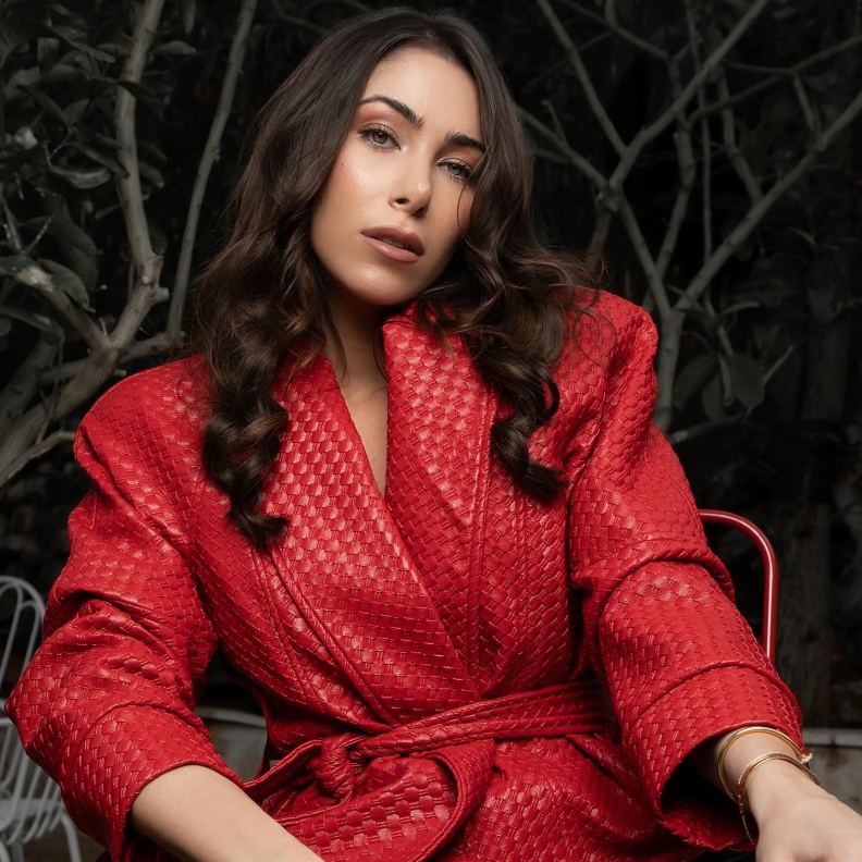 أي دار مجوهرات اختارته دانييلا رحمة لُتزينّ إطلالتها في أحدث ظهور لها؟