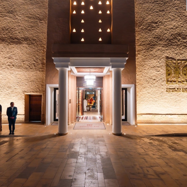 الشيف العالمي مايكل مينا يفتتح مطعم "تليد" في فندق باب سمحان بالدرعية