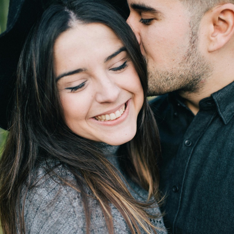 الرجل الذي يمنح المرأة الحب ويملأ حياتها بالأمل هو رجل محب لها بصدق