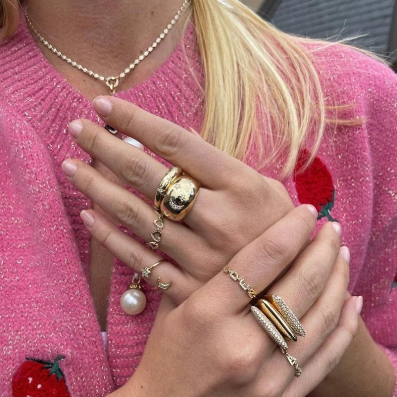 المجوهرات الذهبية البارزة لاشراقة لافتة في 2025 الصورة من Eden Presley