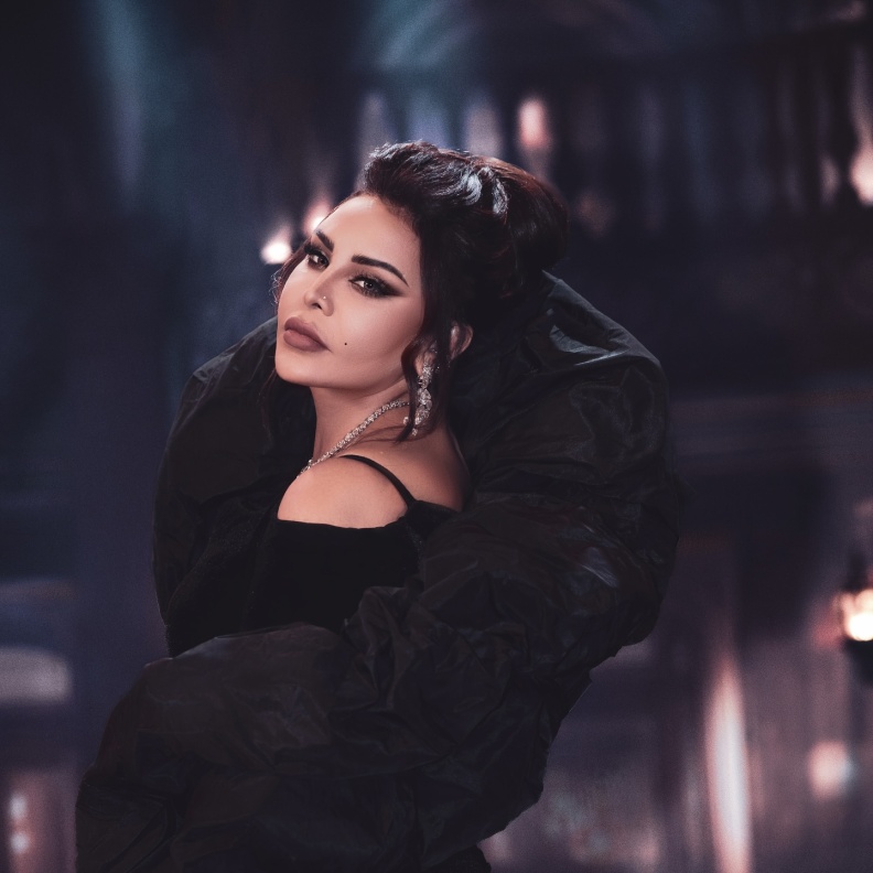 بمناسبة عيد الحب 2025 النجمة أحلام بمجوهرات لافتة