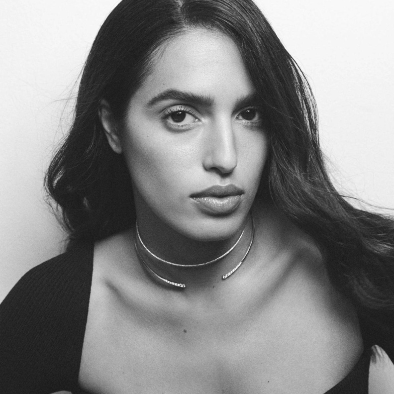 تألقي بموضة عقود التشوكر هذا الموسم الصورة من Diane Kordas