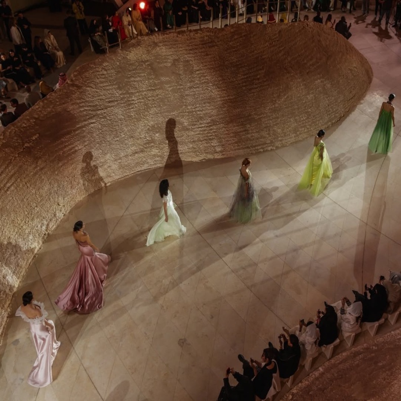 دور المواهب السعودية من عارضي وعارضات الأزياء