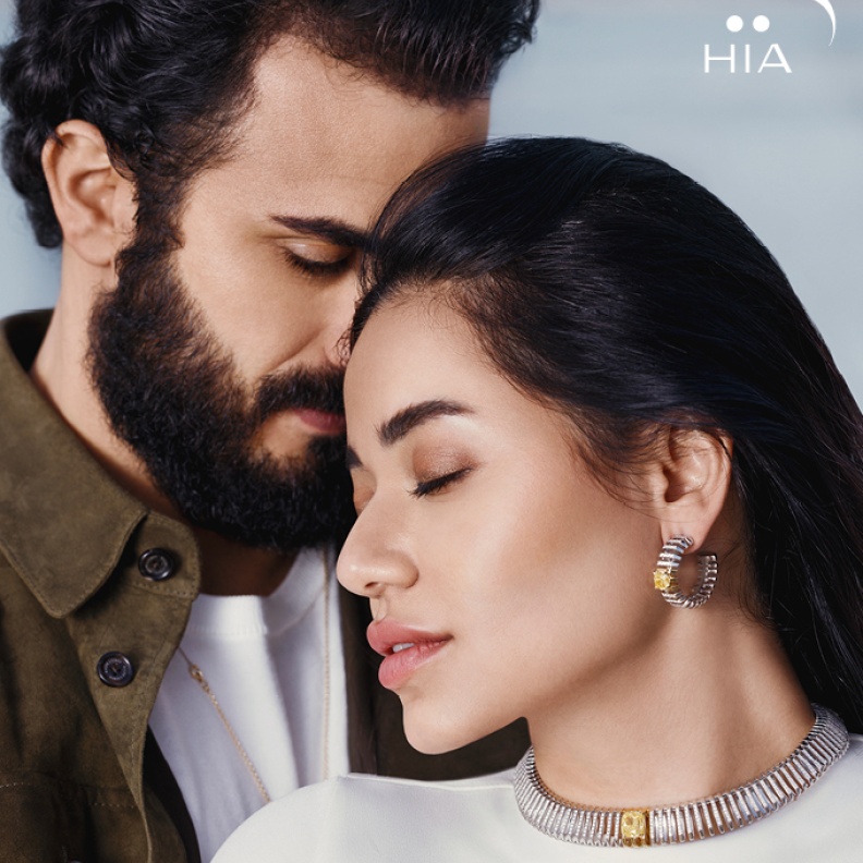 رحمة رياض وألكسندر علوم نجما "هي" بتصاميم مجوهرات من MARLI